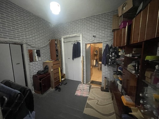 Продам двухкомнатную (2-комн.) квартиру, Училищная ул, 16, Симферополь г