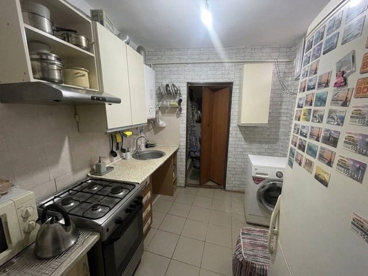 Продам двухкомнатную (2-комн.) квартиру, Училищная ул, 16, Симферополь г