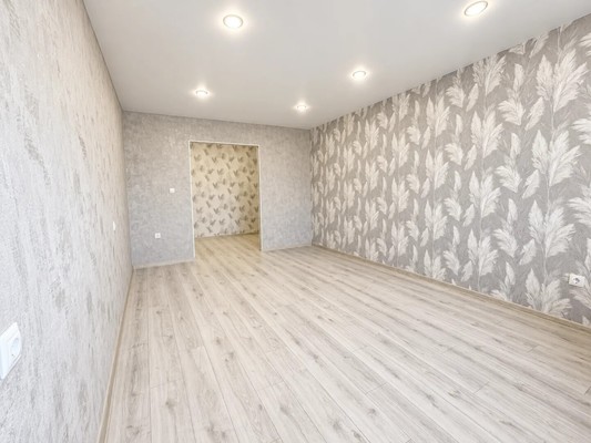 Продам трехкомнатную (3-комн.) квартиру, Молодежная ул, 11к1, Рязань г