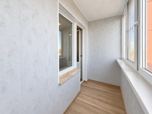 Продам трехкомнатную (3-комн.) квартиру, Молодежная ул, 11к1, Рязань г