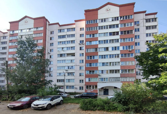 Продам трехкомнатную (3-комн.) квартиру, Молодежная ул, 11к1, Рязань г