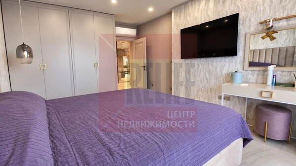 Продам трехкомнатную (3-комн.) квартиру, Сержанта Колоскова ул, 8, Калининград г
