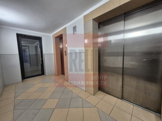 Продам трехкомнатную (3-комн.) квартиру, Сержанта Колоскова ул, 8, Калининград г