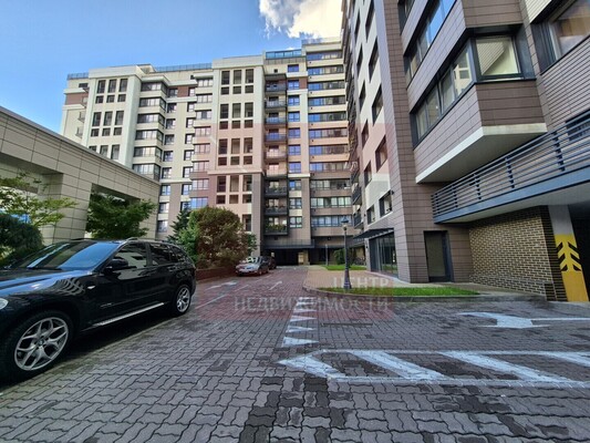 Продам трехкомнатную (3-комн.) квартиру, Сержанта Колоскова ул, 8, Калининград г