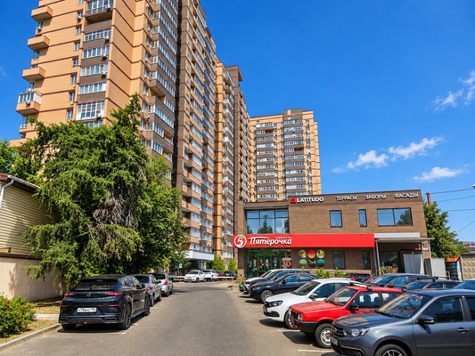 Продам двухкомнатную (2-комн.) квартиру, Гаражная ул, 107, Краснодар г