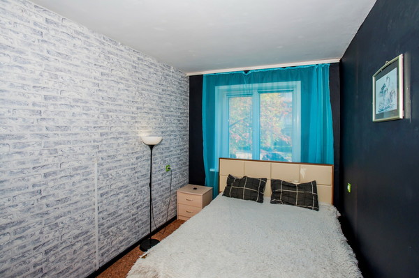 Продам двухкомнатную (2-комн.) квартиру, Милиционера Власова ул, 19, Пермь г