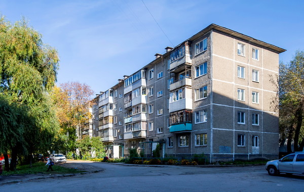 Продам двухкомнатную (2-комн.) квартиру, Милиционера Власова ул, 19, Пермь г