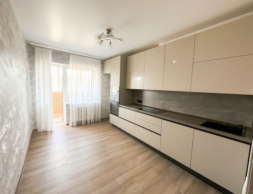 Продам трехкомнатную (3-комн.) квартиру, Рознина ул, 46, Ханты-Мансийск г