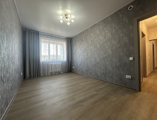 Продам трехкомнатную (3-комн.) квартиру, Рознина ул, 46, Ханты-Мансийск г
