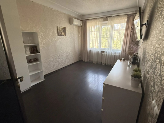 Продам двухкомнатную (2-комн.) квартиру, Добровольского ул, 5/1, Ростов-на-Дону г