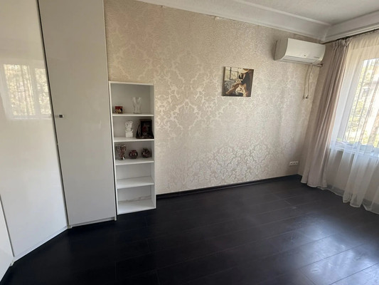 Продам двухкомнатную (2-комн.) квартиру, Добровольского ул, 5/1, Ростов-на-Дону г