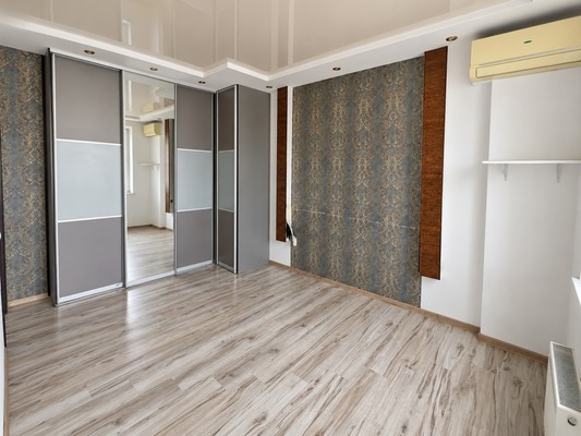Продам трехкомнатную (3-комн.) квартиру, Героев-Разведчиков ул, 12Ак1, Краснодар г