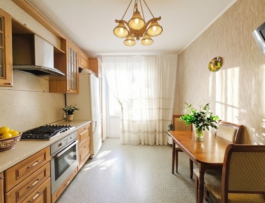 Продам трехкомнатную (3-комн.) квартиру, Пионерская ул, 25, Ханты-Мансийск г