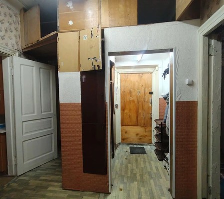 Продам трехкомнатную (3-комн.) квартиру, Моисеева ул, 4, Полярный г
