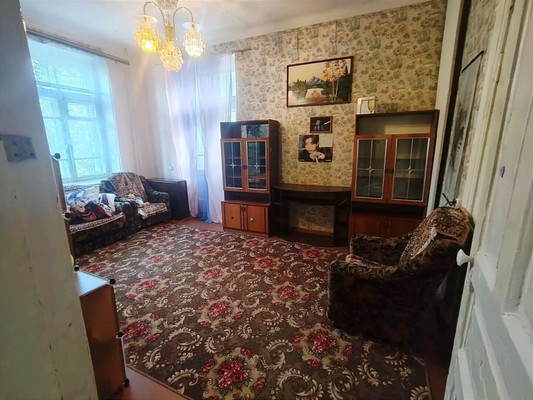 Продам трехкомнатную (3-комн.) квартиру, Моисеева ул, 4, Полярный г