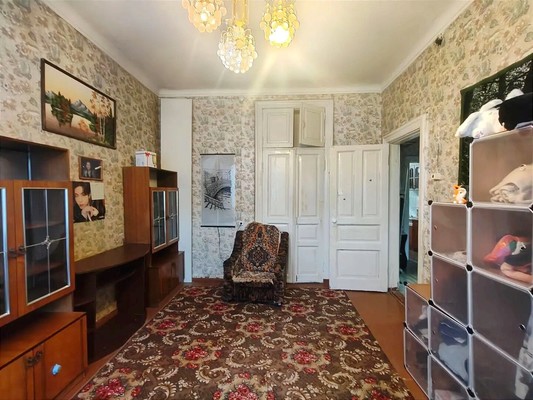 Продам трехкомнатную (3-комн.) квартиру, Моисеева ул, 4, Полярный г