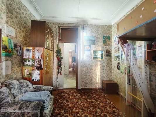 Продам трехкомнатную (3-комн.) квартиру, Моисеева ул, 4, Полярный г