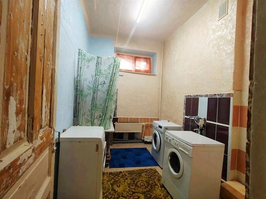 Продам трехкомнатную (3-комн.) квартиру, Моисеева ул, 4, Полярный г