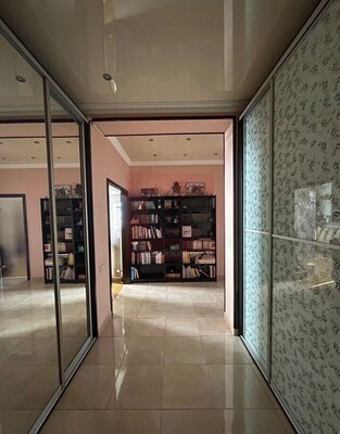 Продам трехкомнатную (3-комн.) квартиру, Корабельная ул, 1, Калининград г