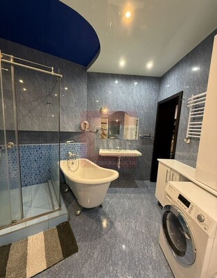 Продам трехкомнатную (3-комн.) квартиру, Корабельная ул, 1, Калининград г