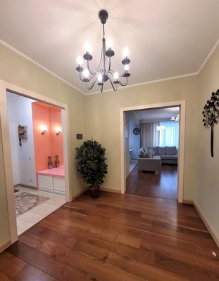Продам трехкомнатную (3-комн.) квартиру, Комарова б-р, 16/5, Ростов-на-Дону г