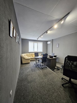 Продам трехкомнатную (3-комн.) квартиру, Лукина ул, 50А, Казань г