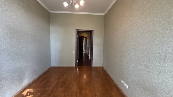 Продам трехкомнатную (3-комн.) квартиру, Мосфильмовская ул, 6, Москва г