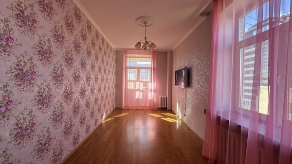Продам трехкомнатную (3-комн.) квартиру, Мосфильмовская ул, 6, Москва г