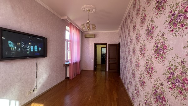Продам трехкомнатную (3-комн.) квартиру, Мосфильмовская ул, 6, Москва г