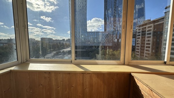 Продам трехкомнатную (3-комн.) квартиру, Мосфильмовская ул, 6, Москва г