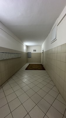 Продам трехкомнатную (3-комн.) квартиру, Мосфильмовская ул, 6, Москва г