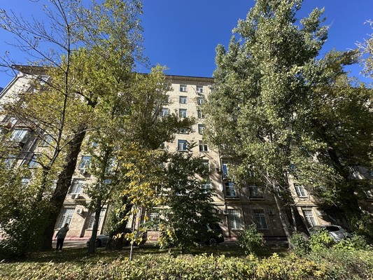 Продам трехкомнатную (3-комн.) квартиру, Мосфильмовская ул, 6, Москва г