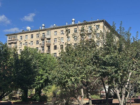 Продам трехкомнатную (3-комн.) квартиру, Мосфильмовская ул, 6, Москва г