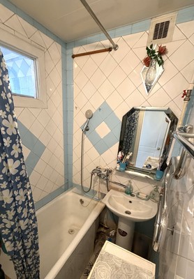 Продам двухкомнатную (2-комн.) квартиру, Ларина ул, 28, Ростов-на-Дону г