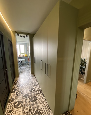 Продам трехкомнатную (3-комн.) квартиру, Маршала Захарова ул, 8к3, Москва г