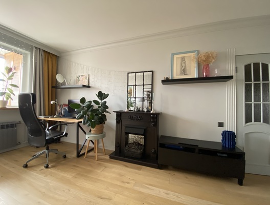 Продам трехкомнатную (3-комн.) квартиру, Маршала Захарова ул, 8к3, Москва г