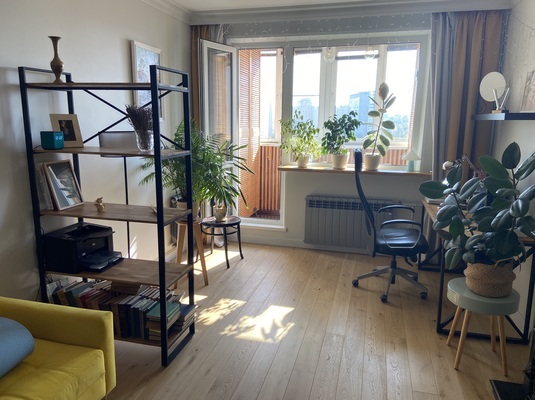 Продам трехкомнатную (3-комн.) квартиру, Маршала Захарова ул, 8к3, Москва г