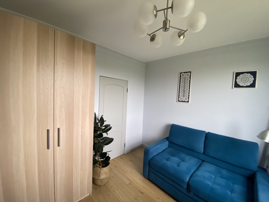 Продам трехкомнатную (3-комн.) квартиру, Маршала Захарова ул, 8к3, Москва г