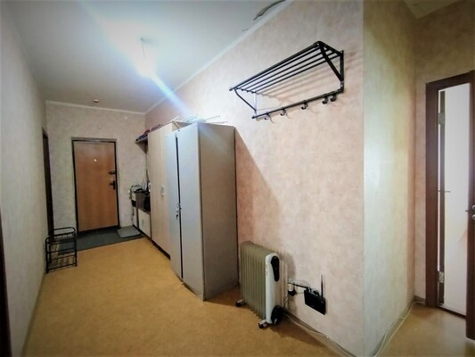 Продам трехкомнатную (3-комн.) квартиру, Генерала Белобородова пр-кт, дом 21, Истра г