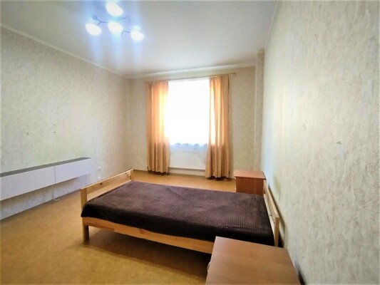Продам трехкомнатную (3-комн.) квартиру, Генерала Белобородова пр-кт, дом 21, Истра г