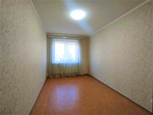 Продам трехкомнатную (3-комн.) квартиру, Генерала Белобородова пр-кт, дом 21, Истра г