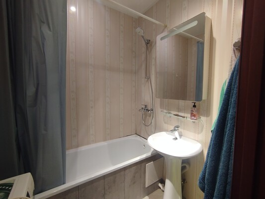Продам трехкомнатную (3-комн.) квартиру, Генерала Белобородова пр-кт, дом 21, Истра г