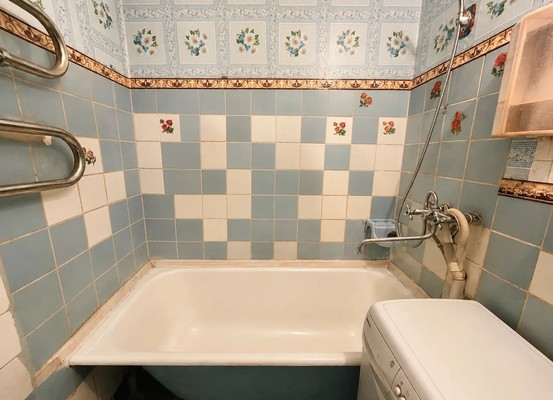 Продам трехкомнатную (3-комн.) квартиру, Смирягина пр-кт, 15, Новомичуринск г