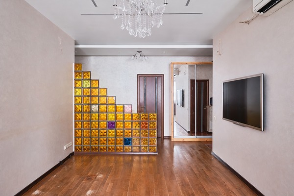 Продам трехкомнатную (3-комн.) квартиру, Адмирала Лазарева ул, 63к2, Москва г