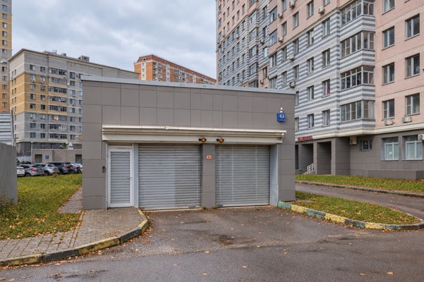 Продам трехкомнатную (3-комн.) квартиру, Адмирала Лазарева ул, 63к2, Москва г