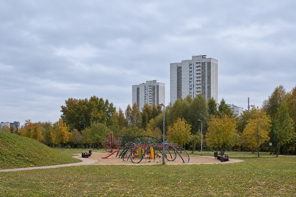Продам трехкомнатную (3-комн.) квартиру, Адмирала Лазарева ул, 63к2, Москва г