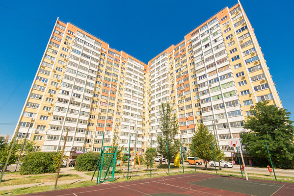Продам двухкомнатную (2-комн.) квартиру, Петренко ул, 2, Ростов-на-Дону г