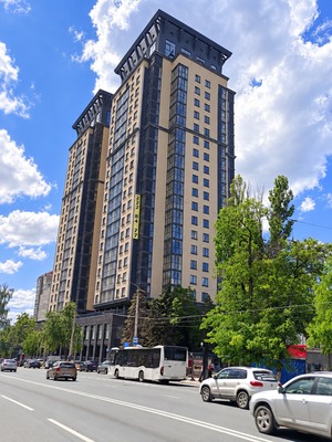 Продам трехкомнатную (3-комн.) квартиру, Буденновский пр-кт, 77, Ростов-на-Дону г