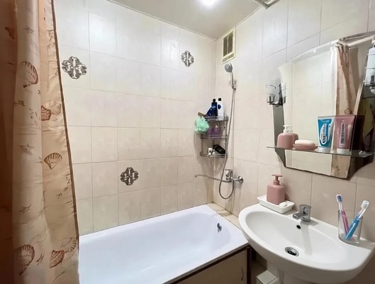 Продам двухкомнатную (2-комн.) квартиру, Волкова ул, 3к1, Ростов-на-Дону г