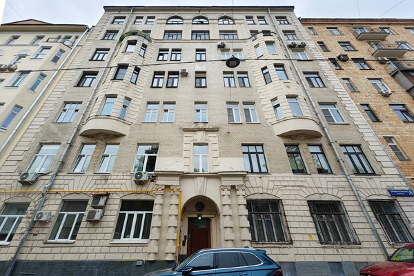 Продам трехкомнатную (3-комн.) квартиру, Малый Казённый пер, 8, Москва г